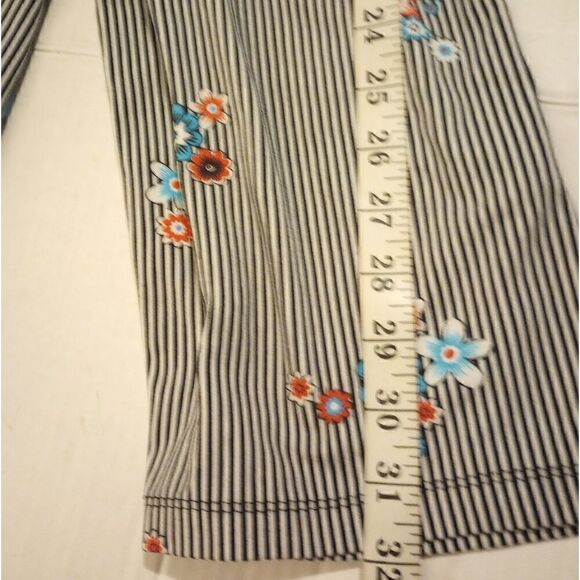 - Wonder nation floral and stripes romper with bow - Picture 10 of 12